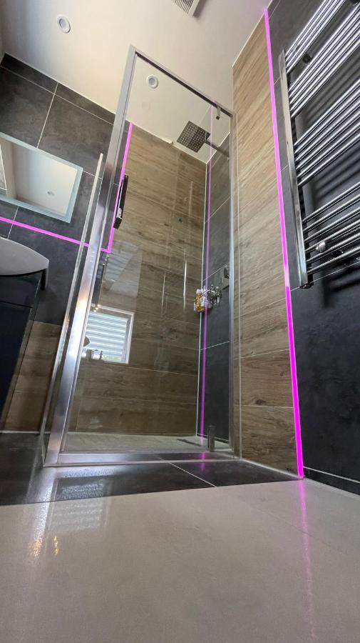 #4 Tgha Luxury One Bedroom Apartment In Athlone Ngoại thất bức ảnh