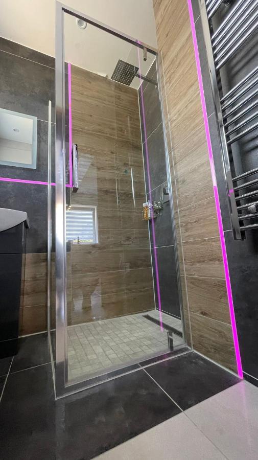 #4 Tgha Luxury One Bedroom Apartment In Athlone Ngoại thất bức ảnh